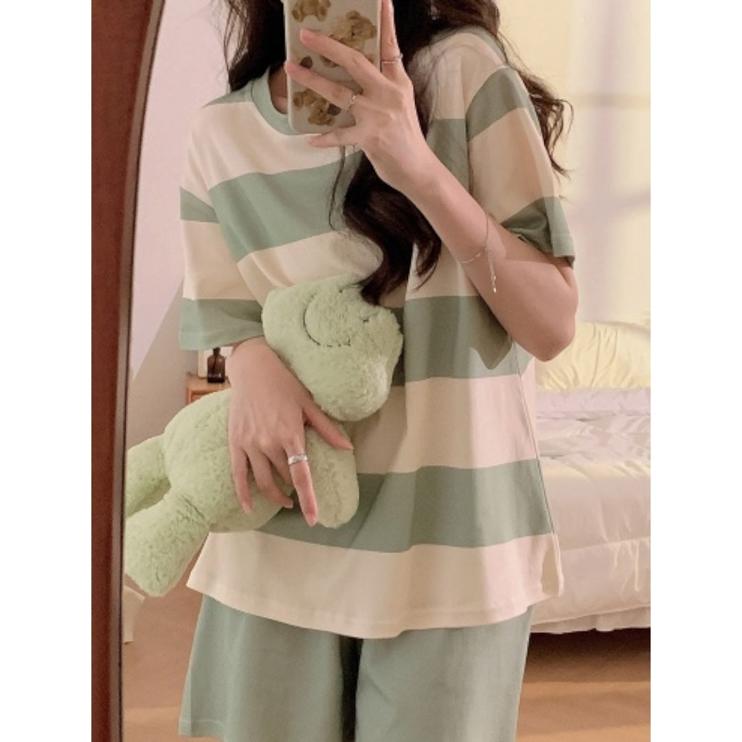3 pajama one-pieces / 5 pajama top and bottom sets