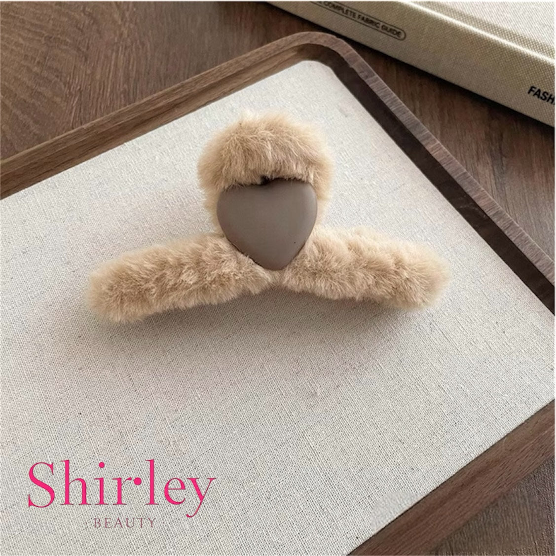 Shirley Bangsil Heart Hairpin