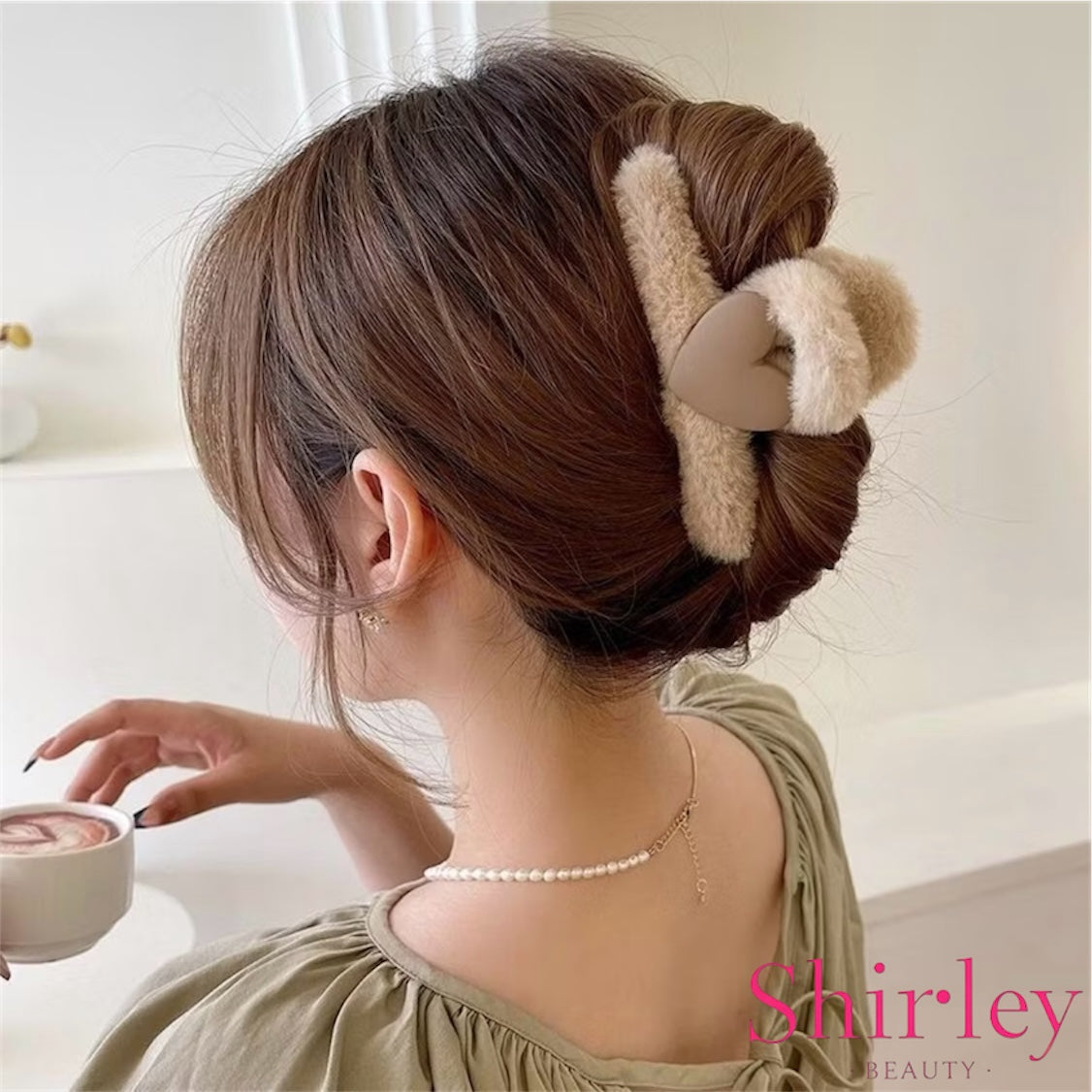 Shirley Bangsil Heart Hairpin