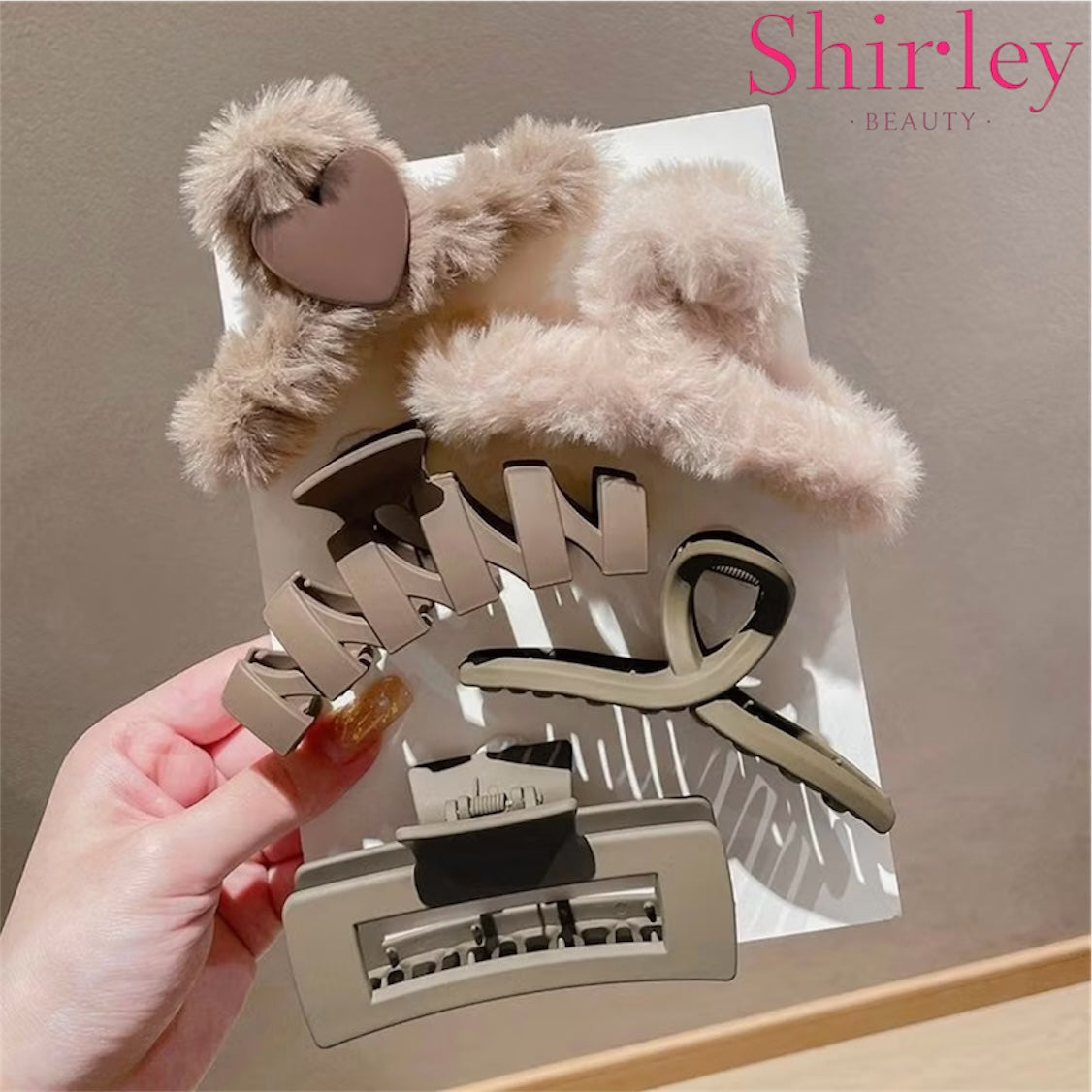 Shirley Bangsil Heart Hairpin