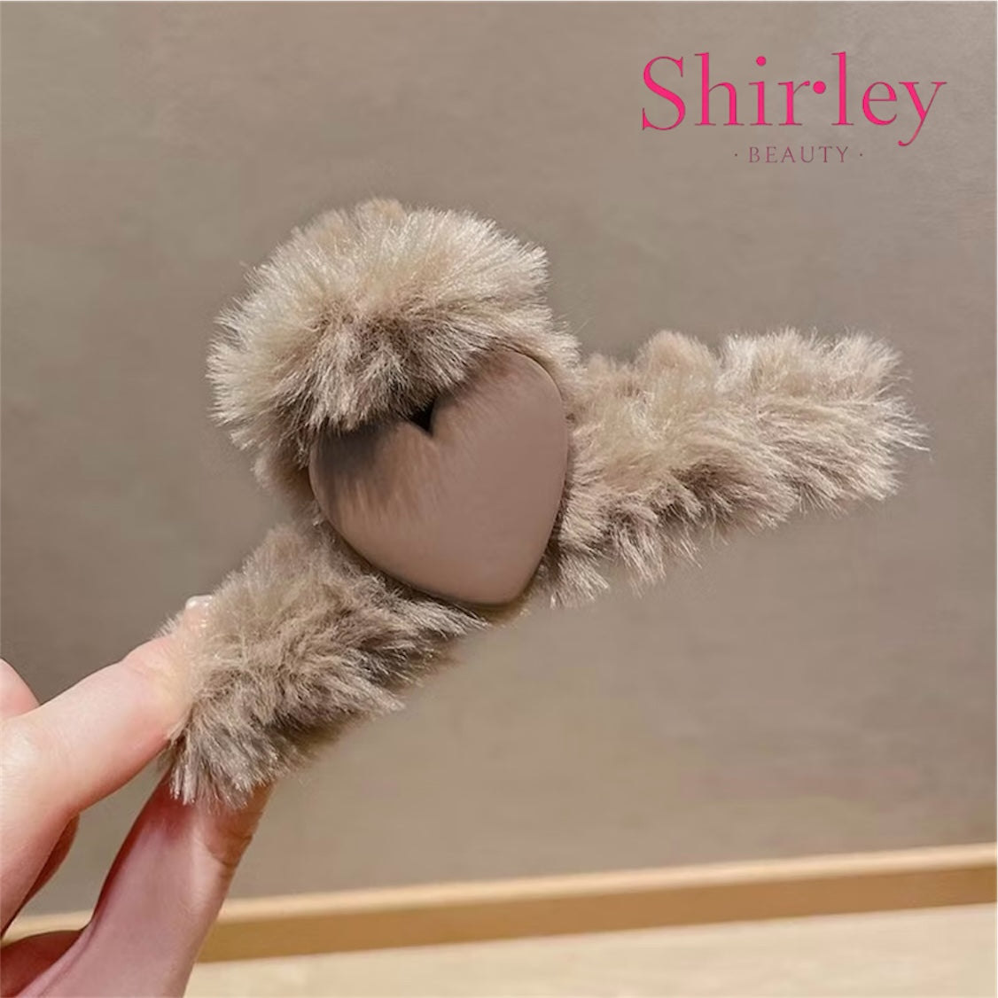 Shirley Bangsil Heart Hairpin